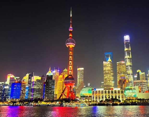 Shanghai night river cruise