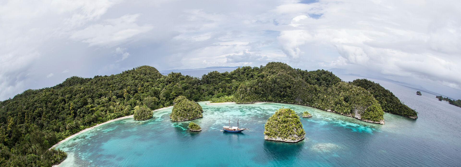 Beach huts on Papua New Guinea 