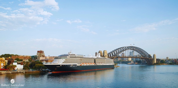 Circle Australia & Papua New Guinea Couples and ocean cruise holiday experience